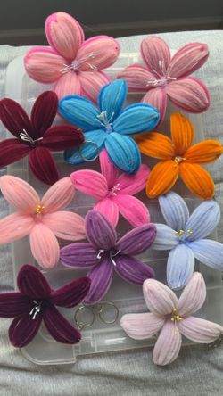 Pipe cleaners flowers key chain and bag charm