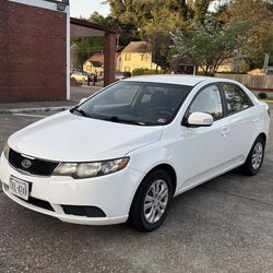 2010 Kia forte 4 door