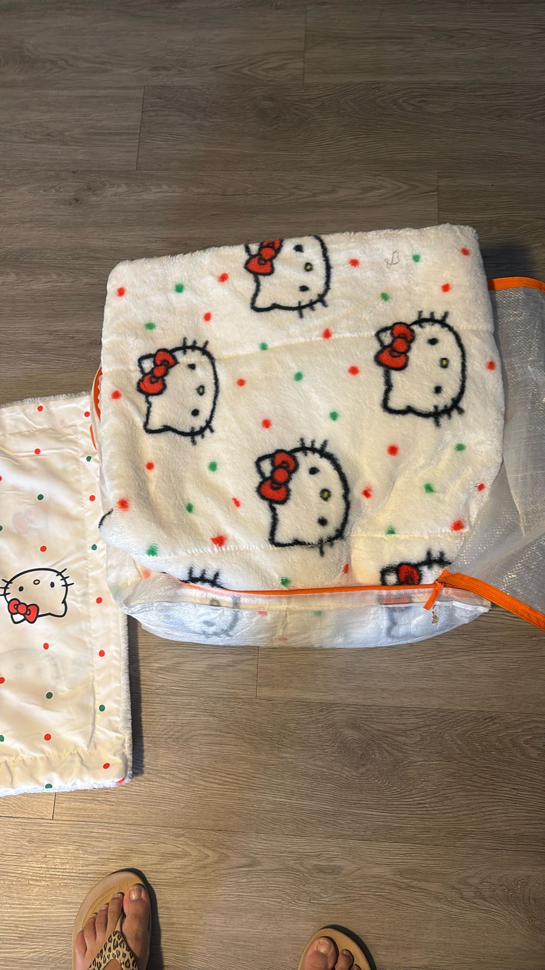 Hello Kitty, Queen Comforter Set