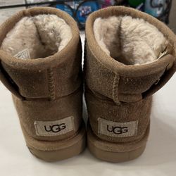 9T UGG boots 
