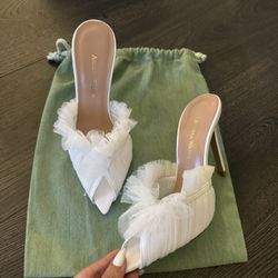 Andrea Wazen White Tool Heels