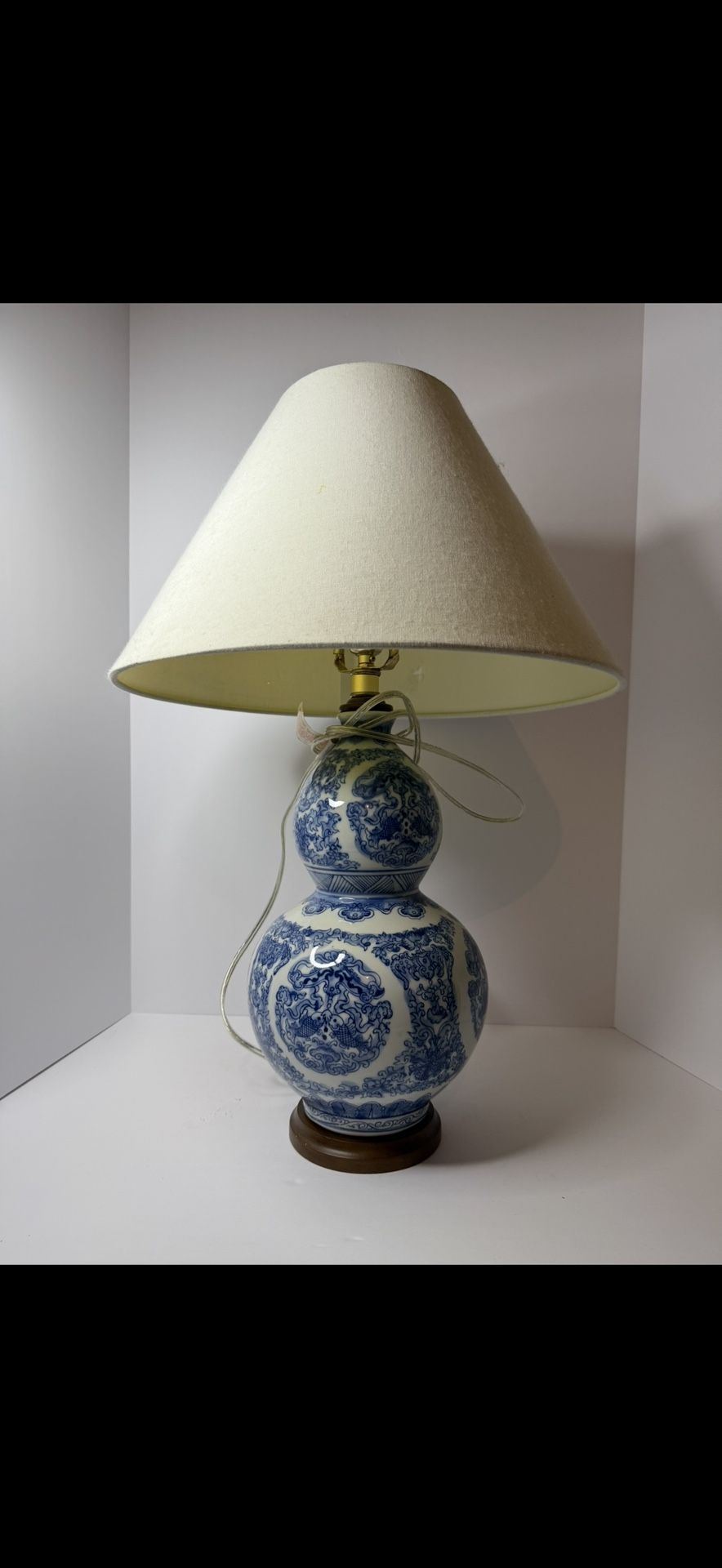 Vintage Blue and White Porcelain Double Gourd Table Lamp with Shade