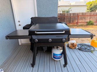 Traeger Flatrock 3-Zone Griddle + Cover, Accessories & Propane Tank