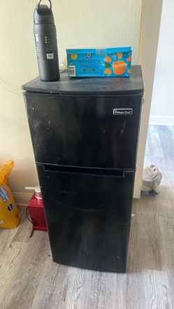 Mini fridge