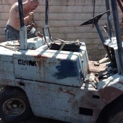 Forklift 