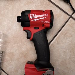 Milwaukee Impact Drill 