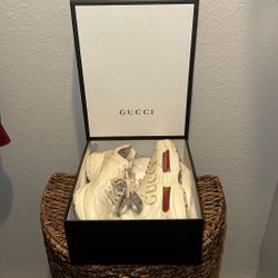 Gucci Shoes 