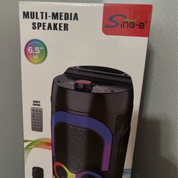 Sing e multi media speaker w/remote and mic