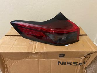 NEW Factory OEM 2021-2026 Nissan Rogue Left Driver Side Taillight NIB