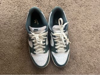 Nike dunk low vintage green
