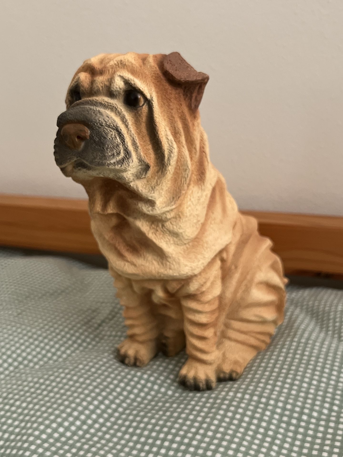 Shar Pei Statuette / Figure