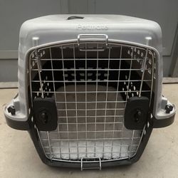  Petmate Dog Crate. Great Condition