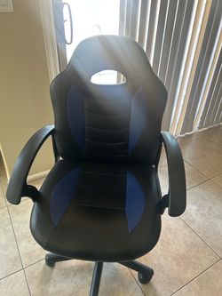 Youth gaming chair