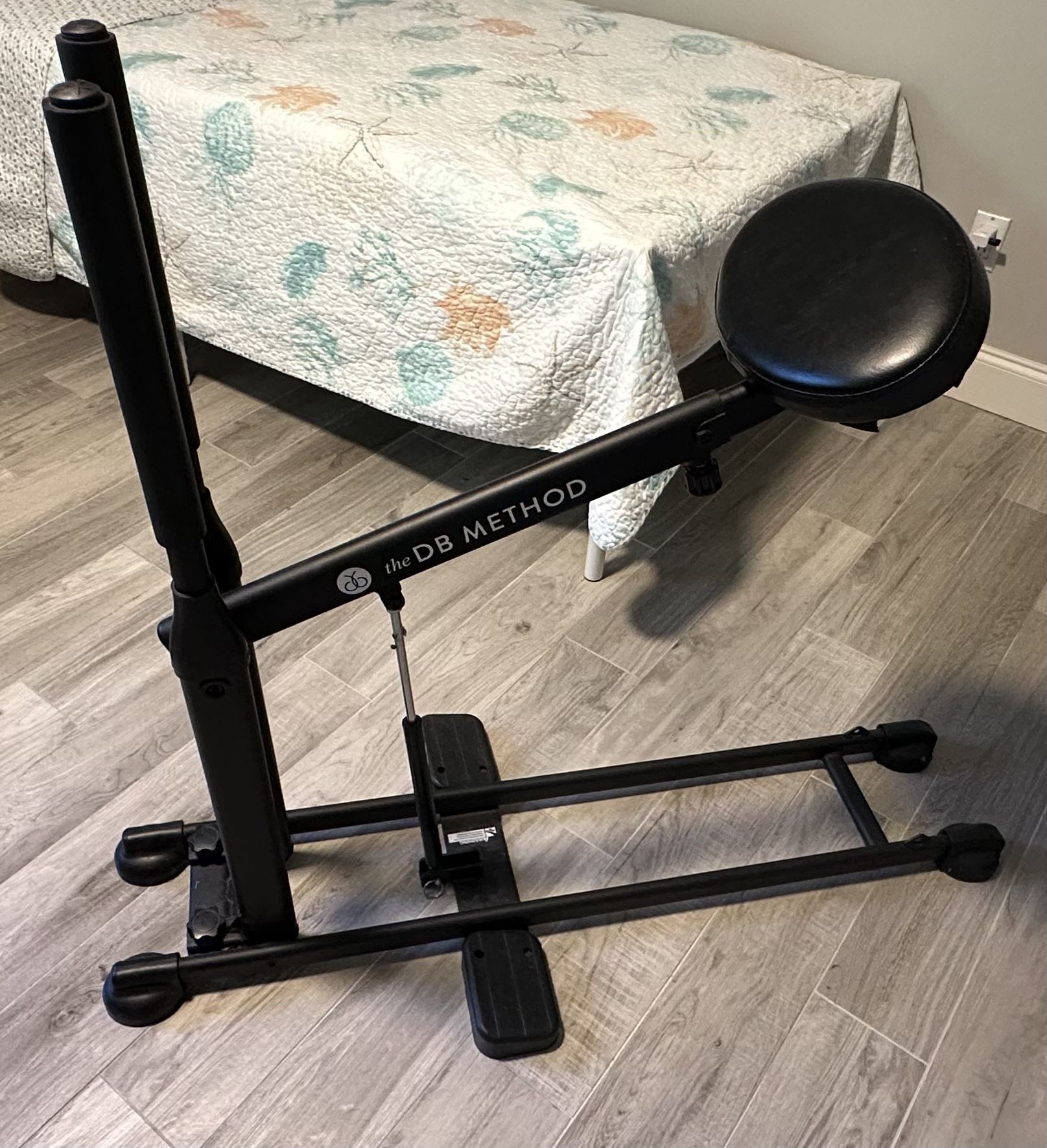 DB method squat machine