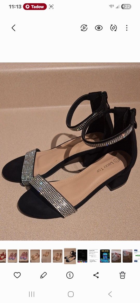 Open Toe Low Block Heels
/ Girls Size 13 ($20)