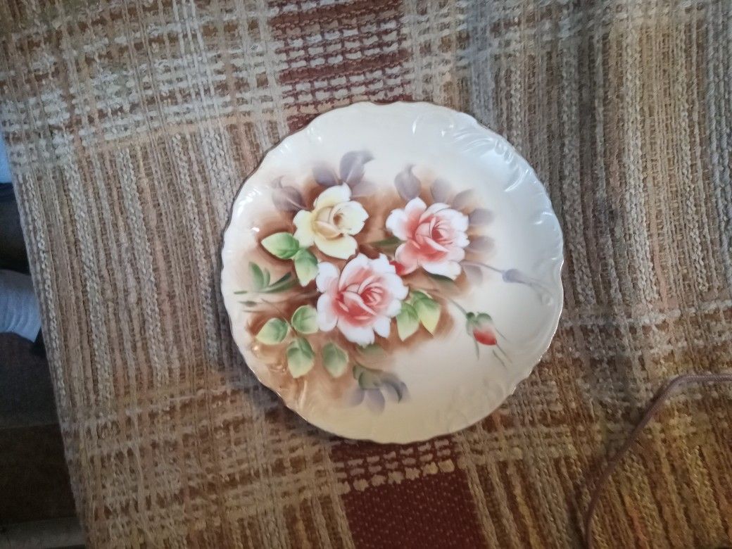 Vintage Norcrest P-80 Rose Ceramic Plate With Gold Trim 8 1/2 In