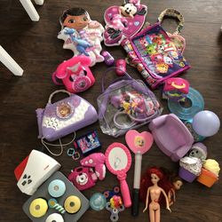 Random girls toys - Encino 91316