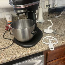 Kitchen Aid Mixer 5.5qts