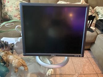 Dell 18” 1280 x 1024 5:4 S-Video Composite Gaming LCD Monitor 