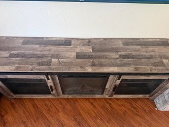Entertainment center