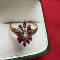 Vintage 10kt Yellow Gold Ruby Diamond Cocktail Ring 