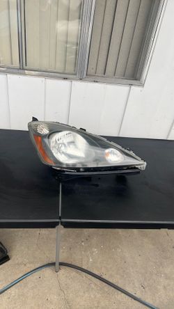 2009-2014 Honda Fit Right Passenger Side Halogen Headlight OEM