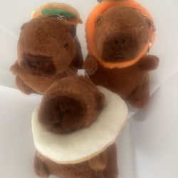 Toy Capybara Pendant 