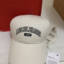 Lululemon Cap ( Brand New ) size L/XL