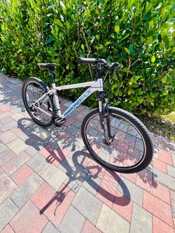 Diamondback 29er Mountain Bike – Shimano Altus 21-Speed – Medium Frame – Ready to Ride