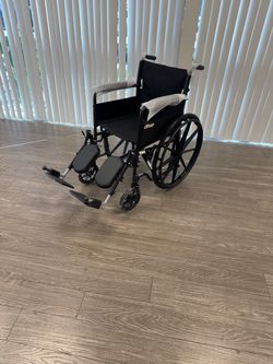 $99 / New/ Drive heavy duty wheelchair / elevated legrests/ folding side bars for easy access