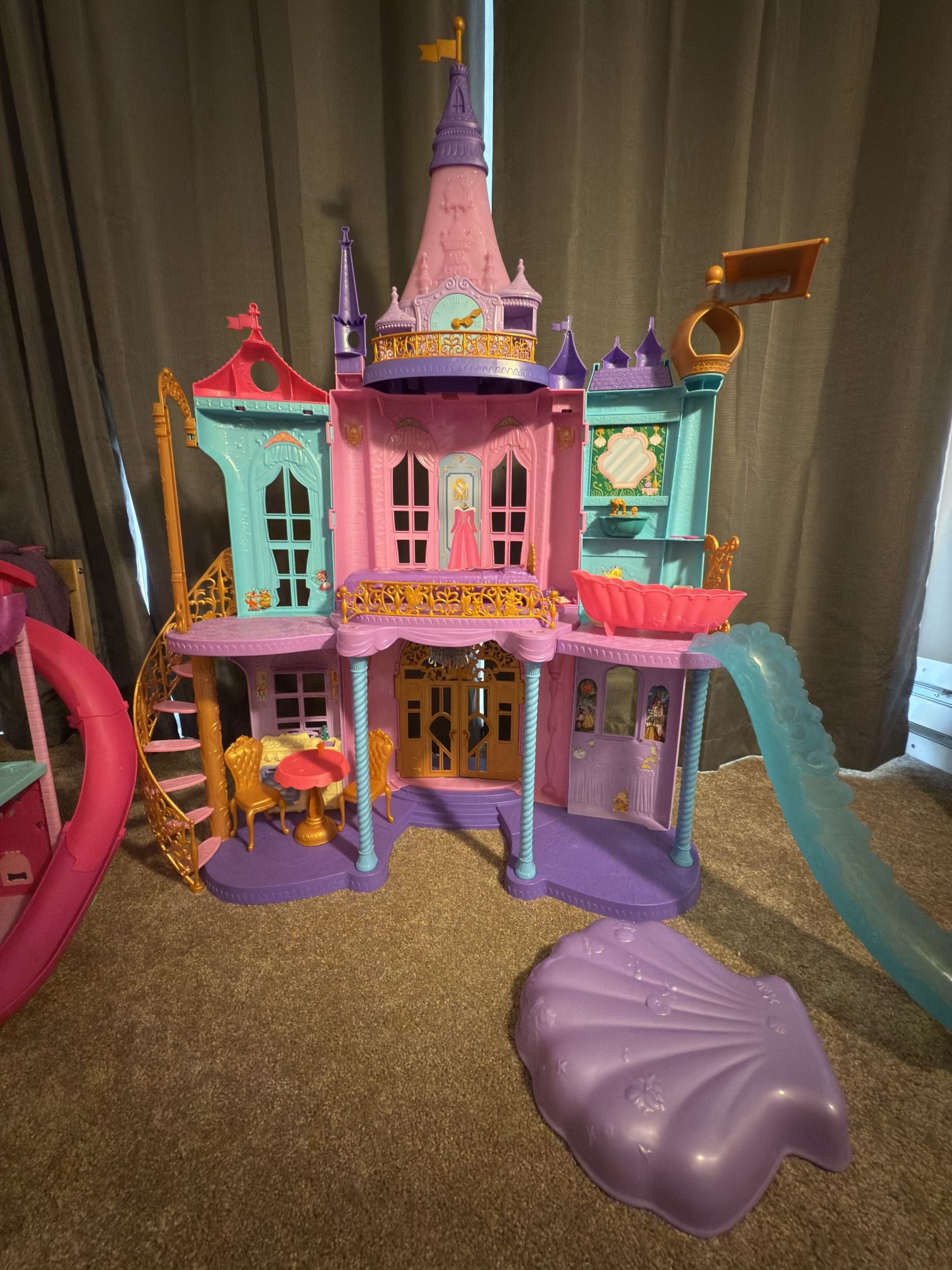 Disney Princess Magical Adventures Castle w/free Chelsea doll house