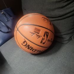 Balon  Basquetbol  Good Condition  Semi New 