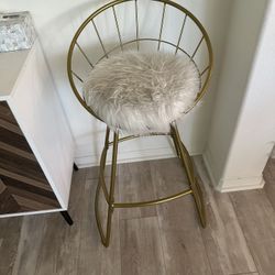 4 Swivel Bar Stools 