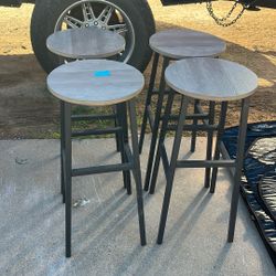 4 Stools 28 In