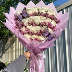 Turning flowers into luxury, one bouquet at a time 💖🎀  