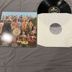 The Beatles- Sgt. Peppers Lonely Hearts Club Vinyl 