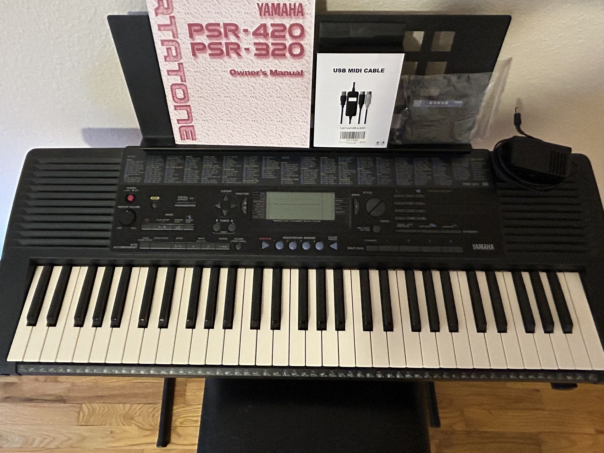 Yamaha Electronic Keyboard PSR320