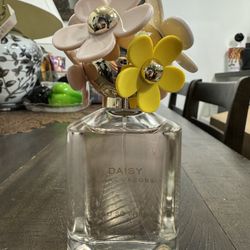 BRAND NEW Daisy Marc Jacobs EAU so fresh 100ml