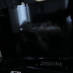 SAMSUNG 32" SMART TV