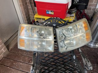 Chevy Silverado Head Lights 07-13 1500