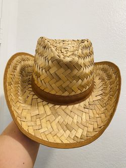 Straw Cowboy Hat 🤠☀️