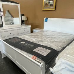  6-Piece Queen Bedroom Set