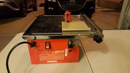 Chicago small tile saw