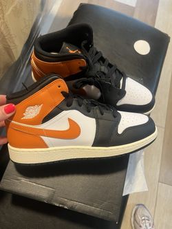 Air Jordan 1 Mid 