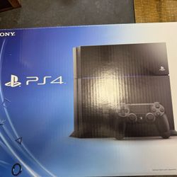 PlayStation 4 PS4 With Controller