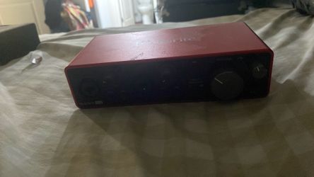 Focusrite Scarlett 2i2 3rd Gen USB Audio Interface for Recording, Songwriting