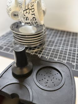 13pc Espresso Set (6 Cup & Saucer W/Metal Rack) Plus Tamper And Mat