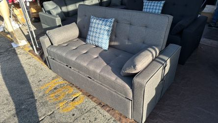 Sofá Cama. De Remate $$$390