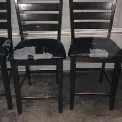 4 Chairs 