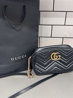Authentic Gucci Purse Medium